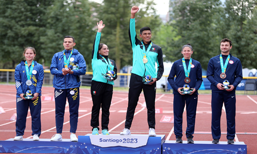 Tamara Vega y Manuel Padilla conquistaron la medalla de oro en pentatlón mixto