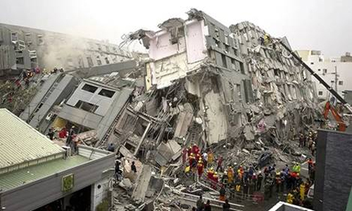 Asciende a 127 el saldo mortal del sismo en China