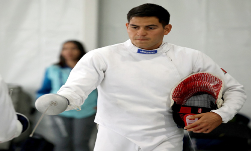 Duilio Carrillo inició entrenamientos de esgrima en el CNAR