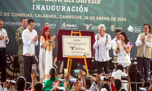López Obrador inaugura gasolinera Bienestar en Calakmul