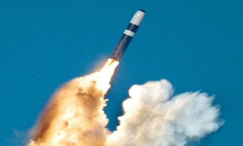 Rusia advierte a EEUU contra despliegue de armas nucleares tácticas en Reino Unido