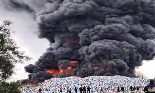 Incendio en recicladora de PET en Valle de Chalco