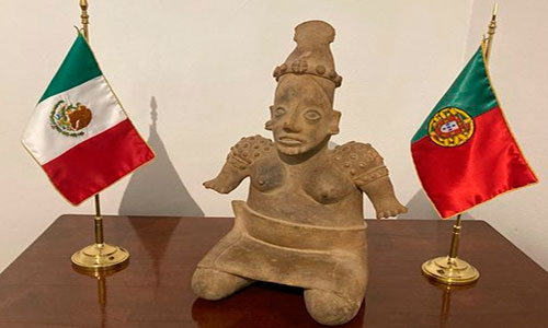 México recupera pieza arqueológica que sería subastada en Portugal