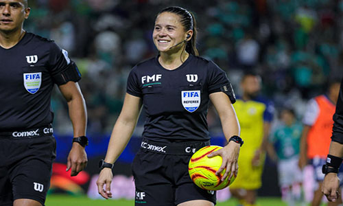 Karen Hernández rompe en llanto tras silbar juego de Liga MX