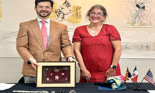Devuelven 13 piezas arqueológicas a México