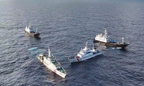 Guardia Costera de China expulsa buques filipinos en zona en disputa