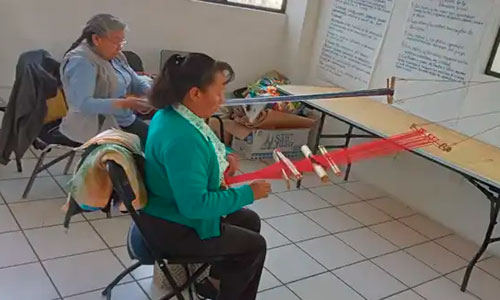 Aprende el arte del telar de cintura en casa de cultura de Xonacatlán