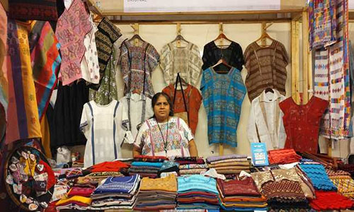 Colectivo Corazón Ñomndaa preservando el arte textil amuzgo