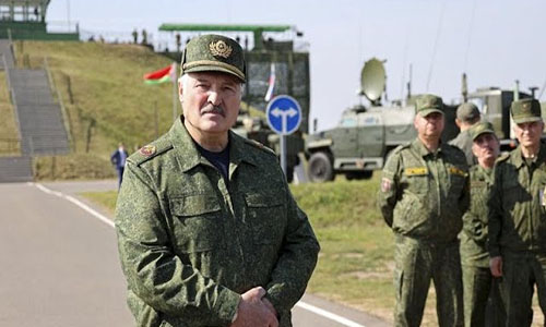 EE.UU. está arrastrando a Bielorrusia a un conflicto militar: Lukashenko