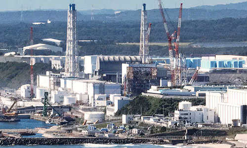 Suspenden quinta descarga de agua radiactiva de Fukushima por avería