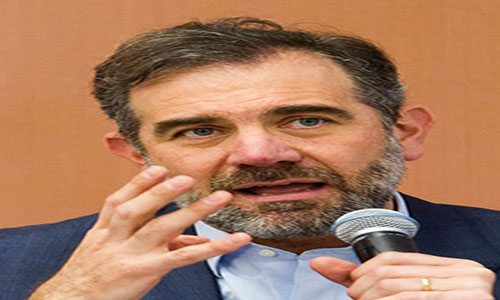 Denuncian irregularidades en gestión de Lorenzo Córdova en INE
