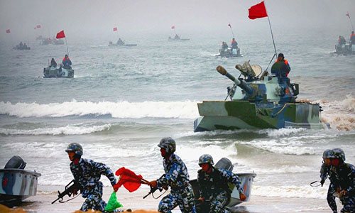 China realiza ejercicios militares con fuego real en frontera con Myanmar