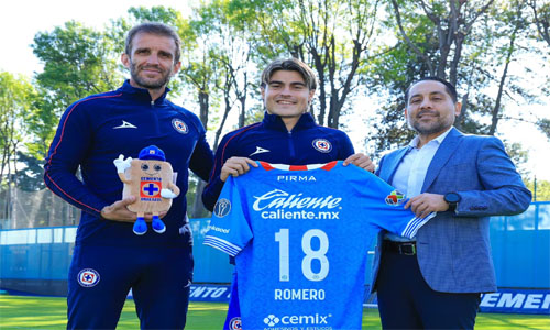 Luka Romero firma con el Cruz Azul