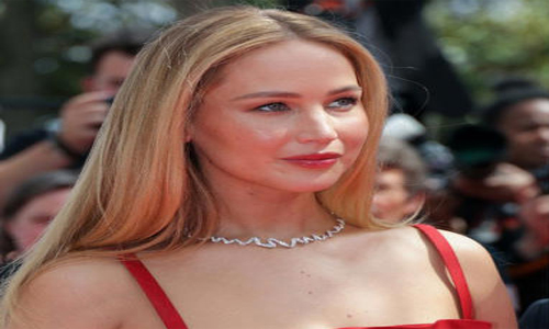 Jennifer Lawrence desata rumores por nuevo aspecto de su rostro