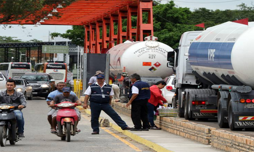 Aduana de Argentina retiene 12 camiones con gas licuado con destino a Paraguay