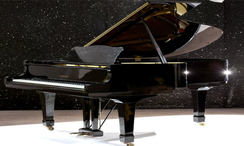 Piano de Freddie Mercury se vende por más de 2,1 millones de dólares