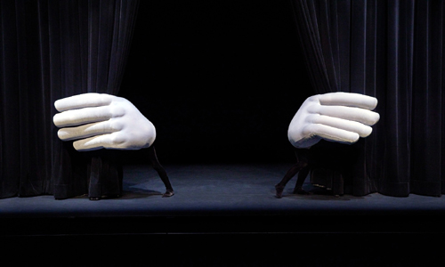Compañía Mummenschanz presentará teatro visual, objetos, máscaras y mímica