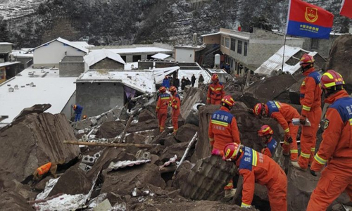 Corrimiento de tierra deja sepultadas a decenas de personas en el suroeste de China