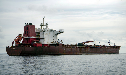 Rusia tiene “flota fantasma” de petroleros que evaden sanciones occidentales