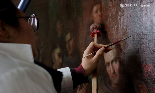 INAH avanza en restauración de pinturas de caballete del Templo de San Fernando Rey