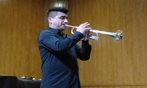 Marlon Mora compartió sus experiencias con estudiantes del Conservatorio Nacional de Música