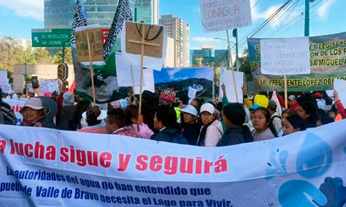 Mexiquenses colapsan Insurgentes, exigen agua