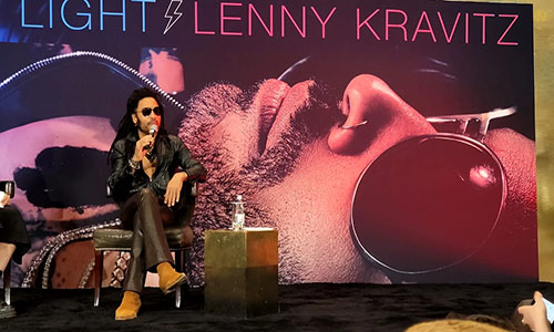 Lenny Kravitz regresa con “Blue Electric Light”