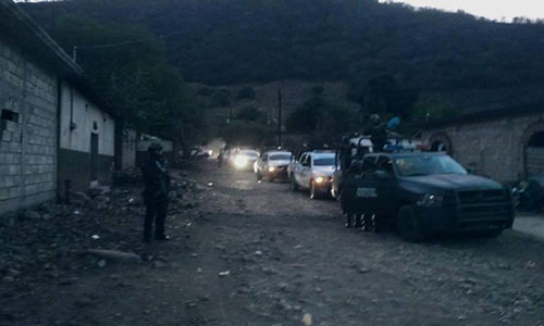 Se enfrentan grupos delictivos con Ejército en la Sierra de Guerrero