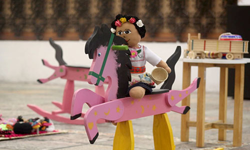 Ofrece IIFAEM venta artesanal con motivo del Día de la Niña y del Niño