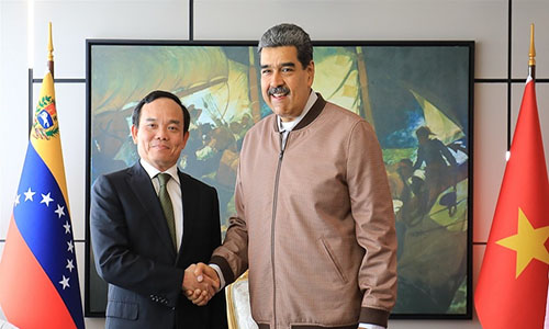 Venezuela ratifica su alianza petrolera y gasífera con Vietnam