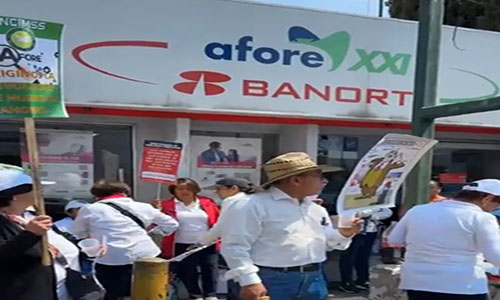 Protesta de jubilados en Toluca