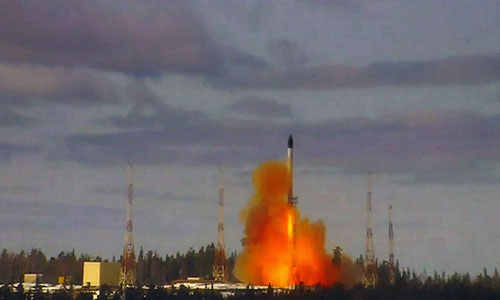 Rusia prueba con éxito un misil balístico intercontinental