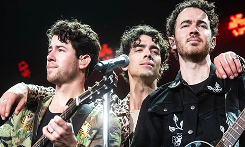 Jonas Brothers pospone conciertos en México