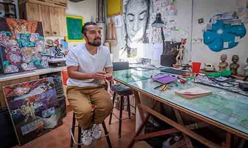 Jorge Martínez destaca por su trabajo artístico multidisciplinario