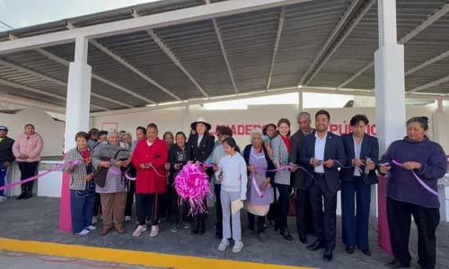 Ivette Topete entrega lavaderos rehabilitados a vecinos del barrio Atenco en Amecameca