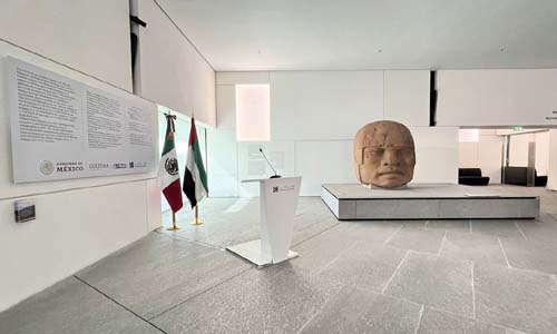 Piezas arqueológicas mexicanas se exhiben en el Museo Louvre Abu Dabi