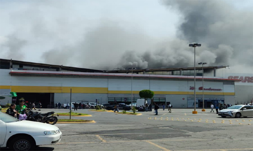 Incendio en plaza las Américas