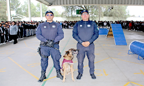 Exhibe SSEM binomios caninos entre la comunidad escolar