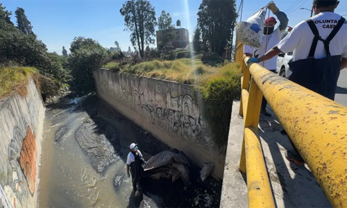 Retiran “Voluntarios CAEM” dos toneladas de basura en Jornada de Limpieza del río El Arenal en Metepec