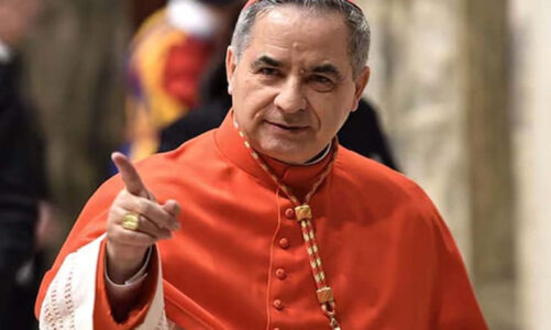 El desacreditado cardenal Becciu se retira formalmente del cónclave para elegir al papa