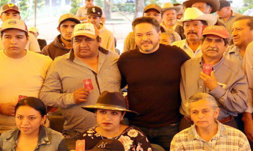 Avanza Calimaya en credencialización de productores agrícolas