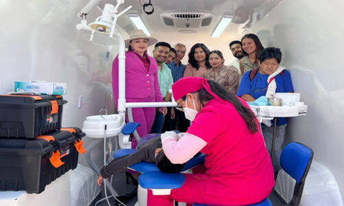 Ivette Topete entregan unidades móviles de odontología, farmacia y abasto en Amecameca
