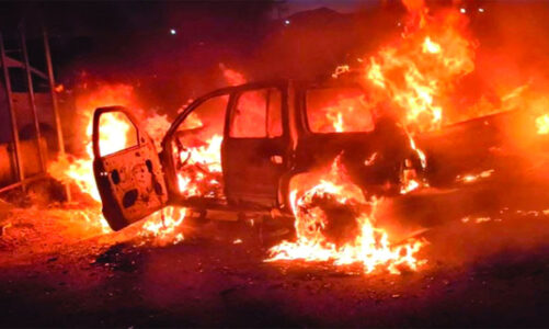 Incendian camioneta en Ixtapaluca