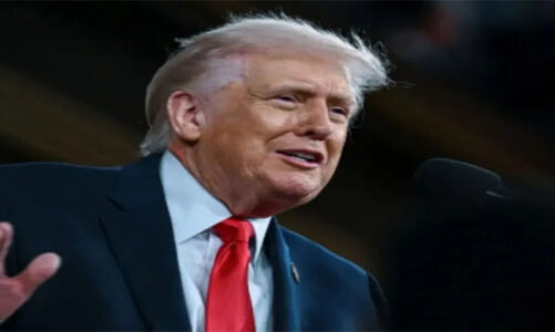 En tono de burla, Donald Trump imita la voz de Sheinbaum