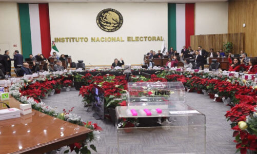 “Plan B” apunta recorte de salarios a consejeros del INE