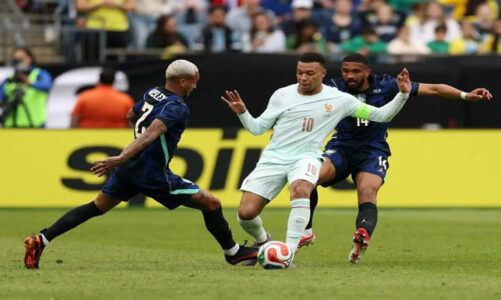 Francia vence 2-1 a Brasil