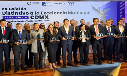 Gana Ricardo Moreno galardón por “Toluca se pone guapa”