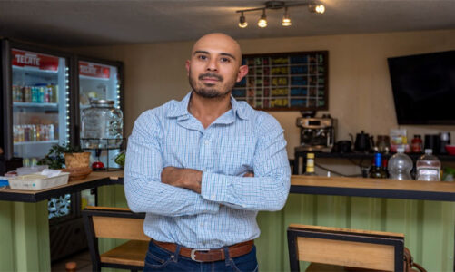 Académico de la UAEMéx participó como juez en concurso nacional de mezcal