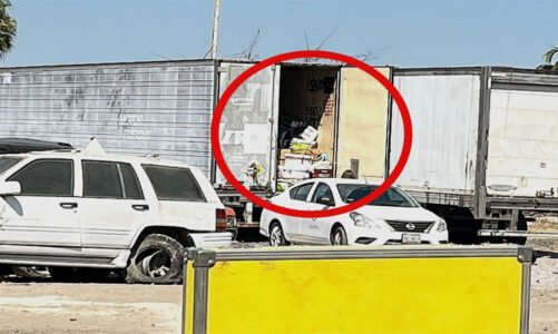 Hallan tráileres abandonados llenos de expedientes en la fiscalía de Nayarit