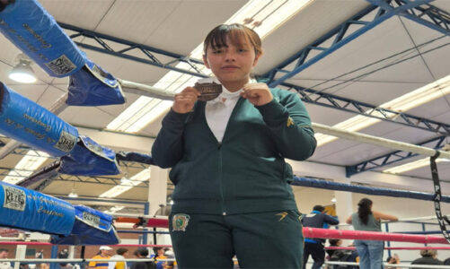 Karen Rangel Hernández conquistó bronce para la UAEMéx en kick box